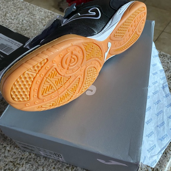 SOLD- Joma Top Flex 301 Black-White Indoor 10.5 - Picture 3 of 5